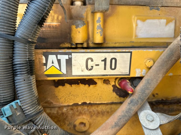 image for item KM9803 1999 Kenworth T800  winch truck