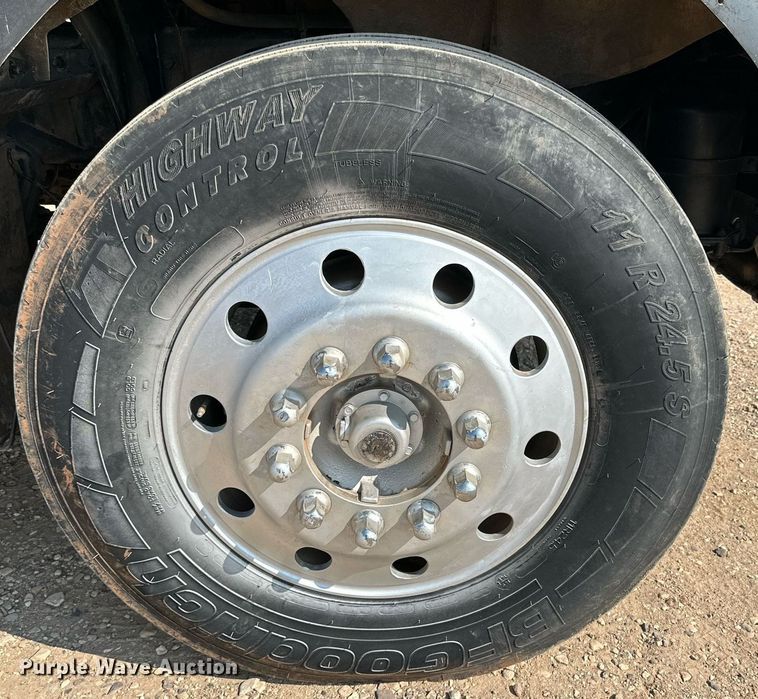 image for item KM9803 1999 Kenworth T800  winch truck