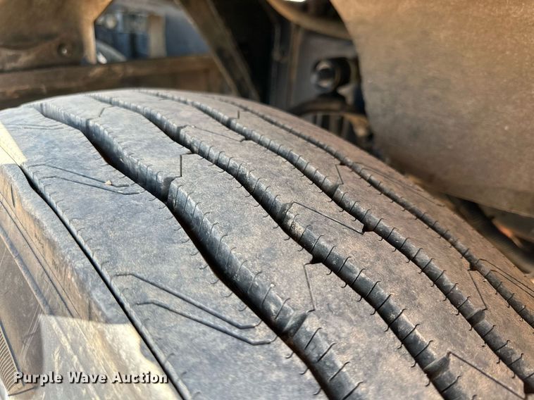 image for item KM9803 1999 Kenworth T800  winch truck