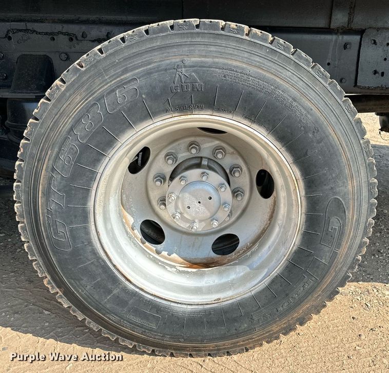 image for item KM9803 1999 Kenworth T800  winch truck