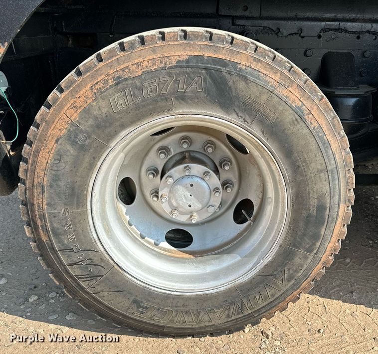 image for item KM9803 1999 Kenworth T800  winch truck