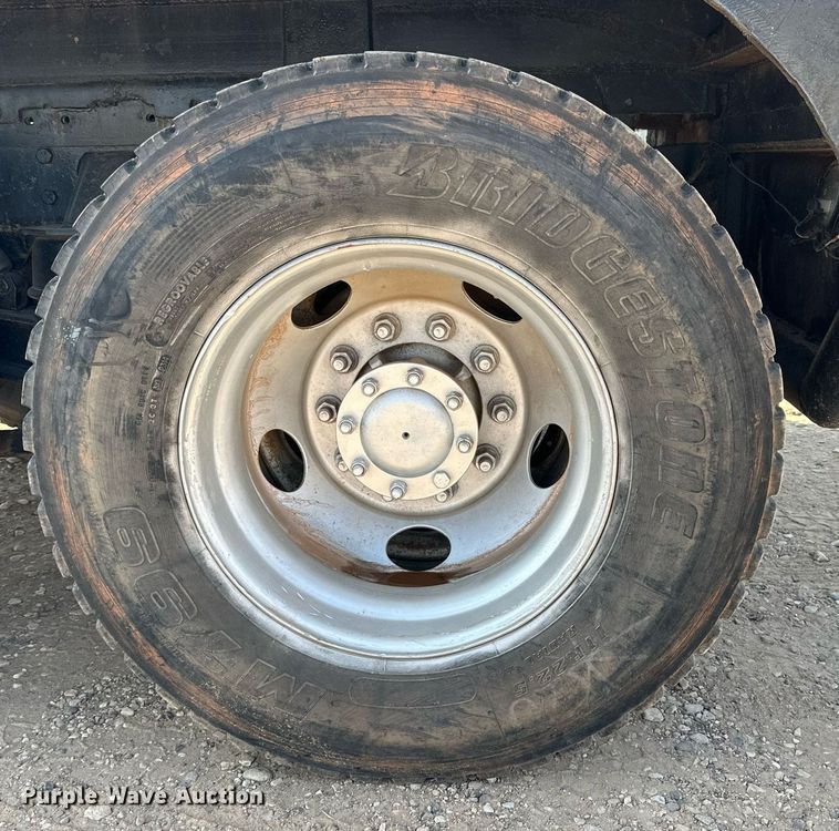 image for item KM9803 1999 Kenworth T800  winch truck