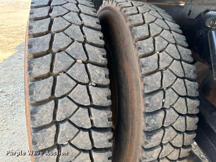 image for item KM9803 1999 Kenworth T800  winch truck