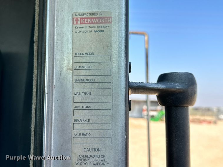 image for item KM9803 1999 Kenworth T800  winch truck