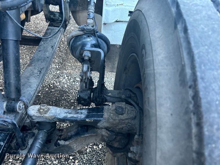 image for item KW9037 2003 Peterbilt 385  semi truck