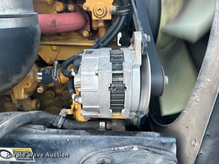 image for item KW9037 2003 Peterbilt 385  semi truck