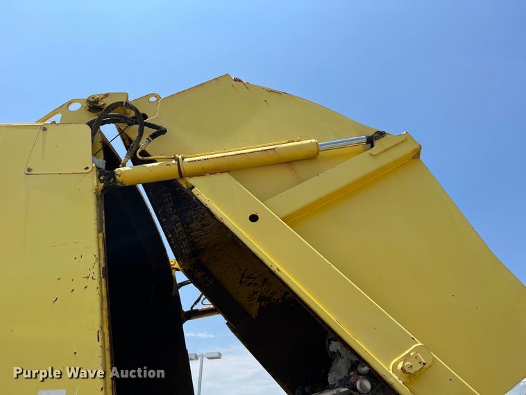 image for item LF9366 2008 American LaFrance Condor  refuse truck