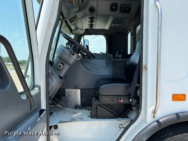 image for item LF9366 2008 American LaFrance Condor  refuse truck