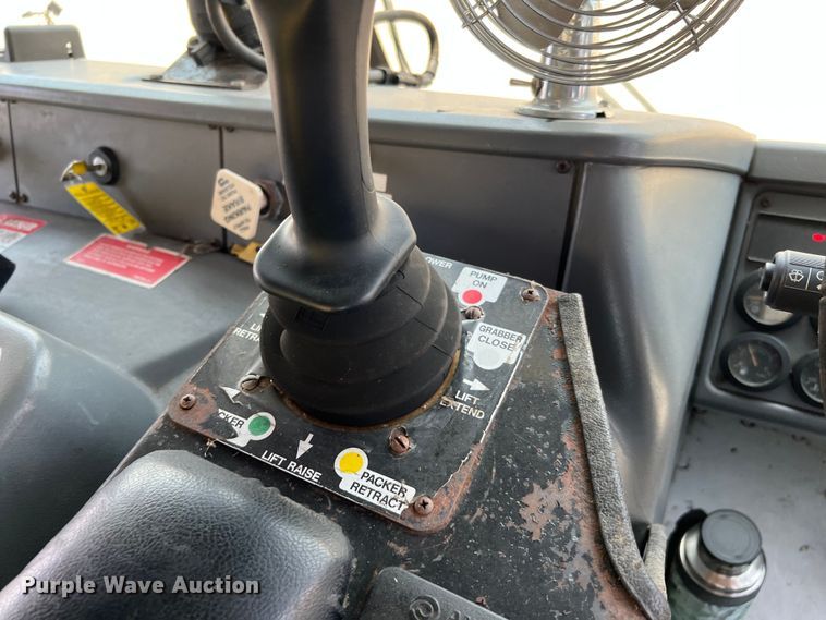 image for item LF9366 2008 American LaFrance Condor  refuse truck