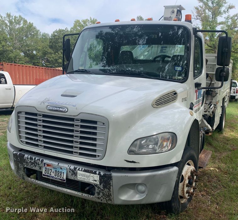 image for item LH9768 2012 Freightliner Business Class M2  utility / service truck