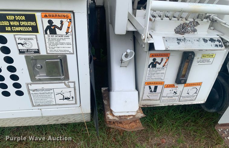 image for item LH9768 2012 Freightliner Business Class M2  utility / service truck