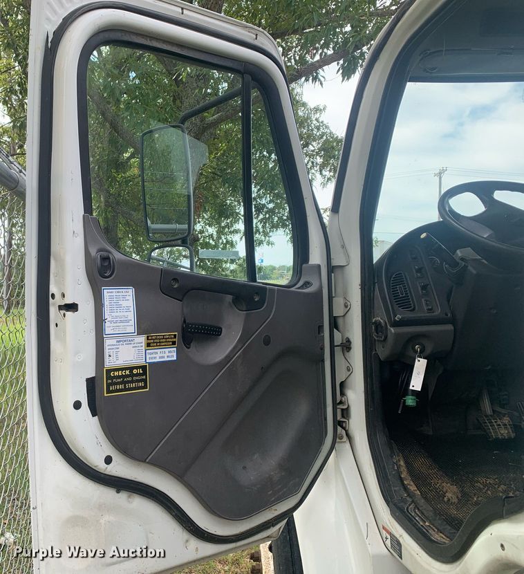 image for item LH9768 2012 Freightliner Business Class M2  utility / service truck