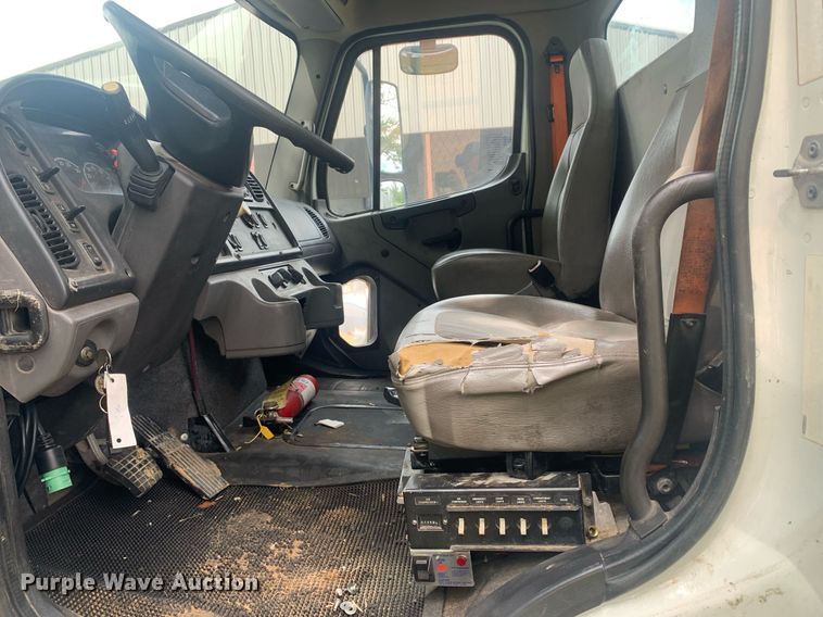 image for item LH9768 2012 Freightliner Business Class M2  utility / service truck