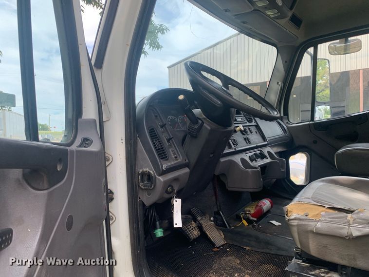 image for item LH9768 2012 Freightliner Business Class M2  utility / service truck