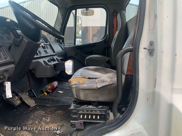 image for item LH9768 2012 Freightliner Business Class M2  utility / service truck