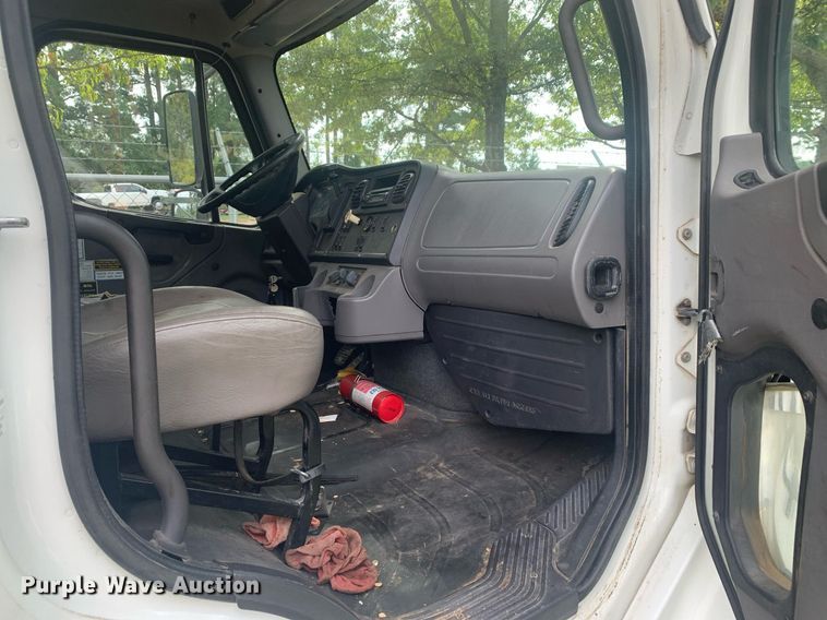 image for item LH9768 2012 Freightliner Business Class M2  utility / service truck