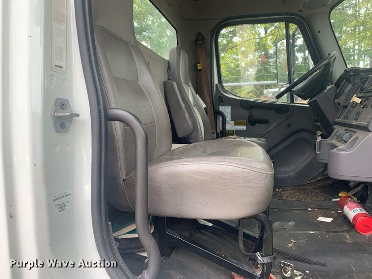 image for item LH9768 2012 Freightliner Business Class M2  utility / service truck