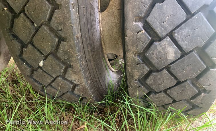 image for item LH9768 2012 Freightliner Business Class M2  utility / service truck