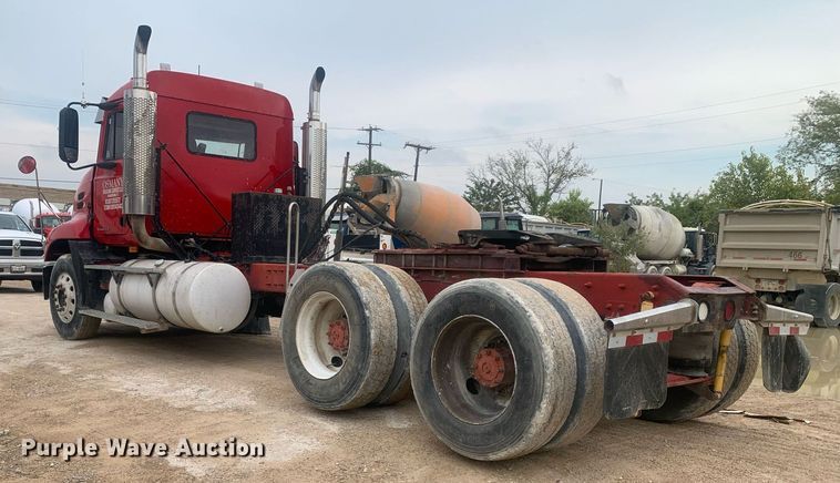 image for item LH9770 2001 Mack CX613 Vision  semi truck