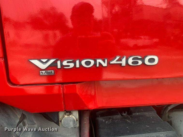 image for item LH9770 2001 Mack CX613 Vision  semi truck