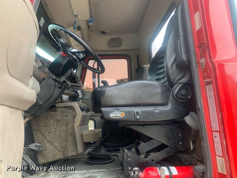 image for item LH9770 2001 Mack CX613 Vision  semi truck