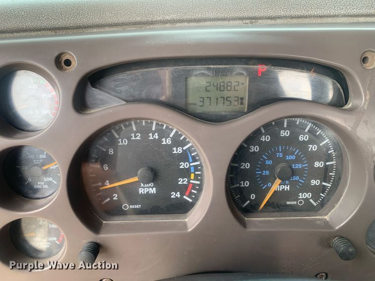 image for item LH9770 2001 Mack CX613 Vision  semi truck