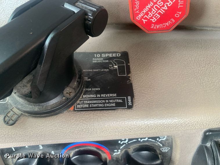 image for item LH9770 2001 Mack CX613 Vision  semi truck