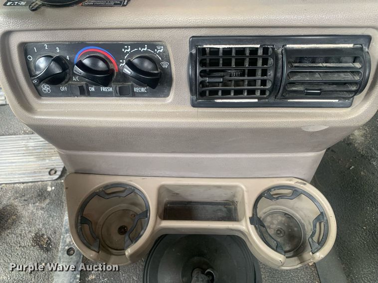 image for item LH9770 2001 Mack CX613 Vision  semi truck