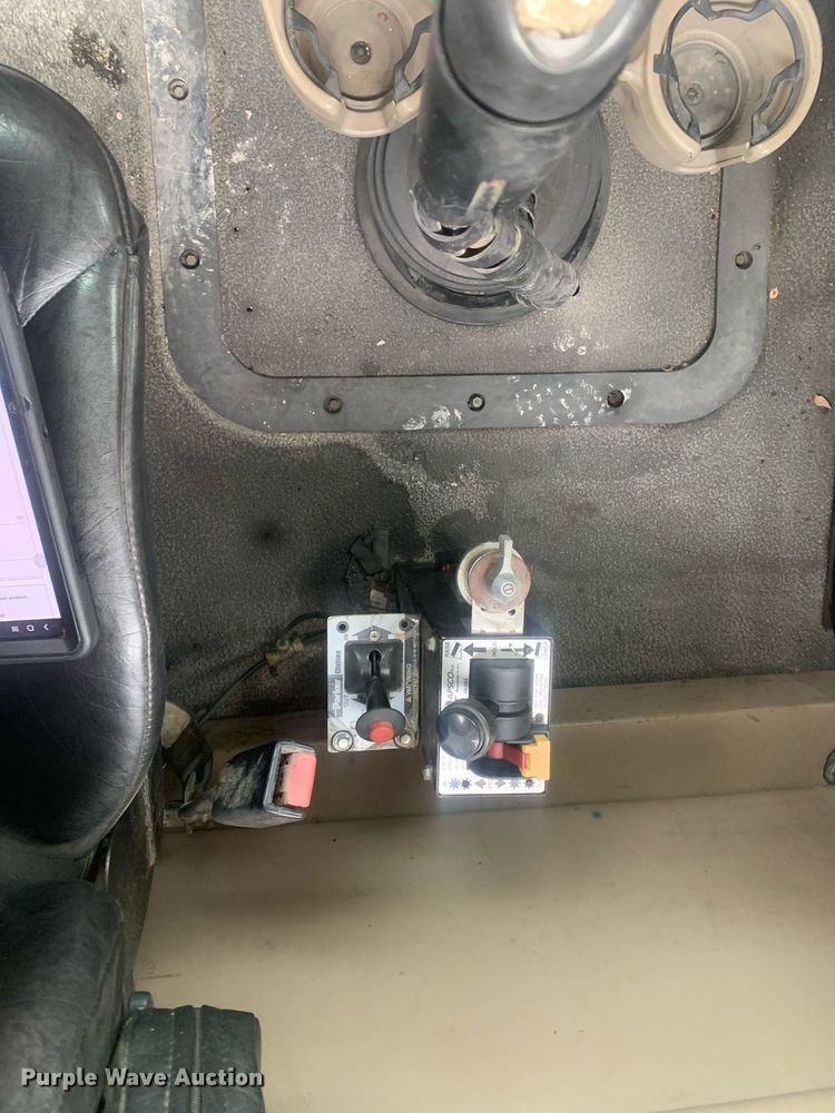 image for item LH9770 2001 Mack CX613 Vision  semi truck