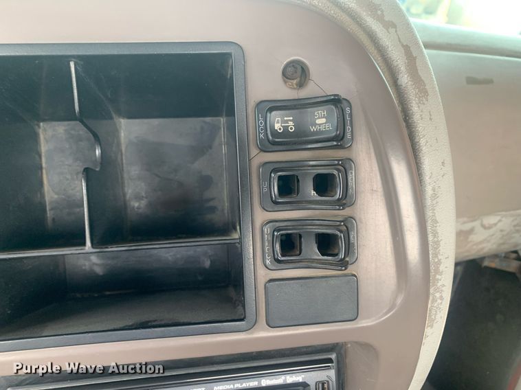 image for item LH9770 2001 Mack CX613 Vision  semi truck