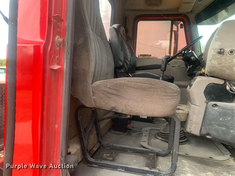 image for item LH9770 2001 Mack CX613 Vision  semi truck