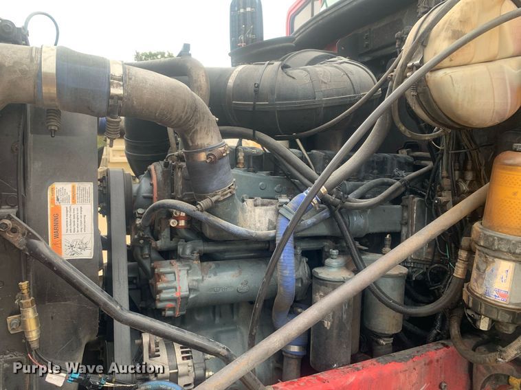 image for item LH9770 2001 Mack CX613 Vision  semi truck