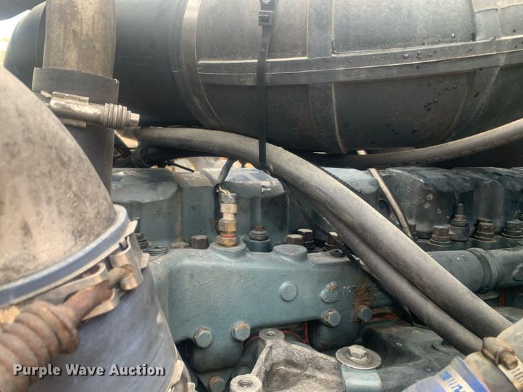 image for item LH9770 2001 Mack CX613 Vision  semi truck