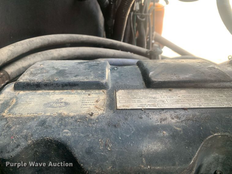 image for item LH9770 2001 Mack CX613 Vision  semi truck