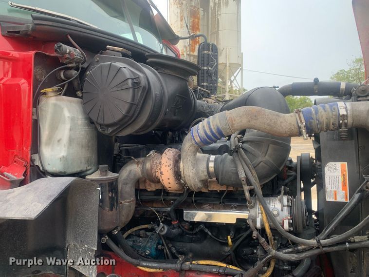 image for item LH9770 2001 Mack CX613 Vision  semi truck