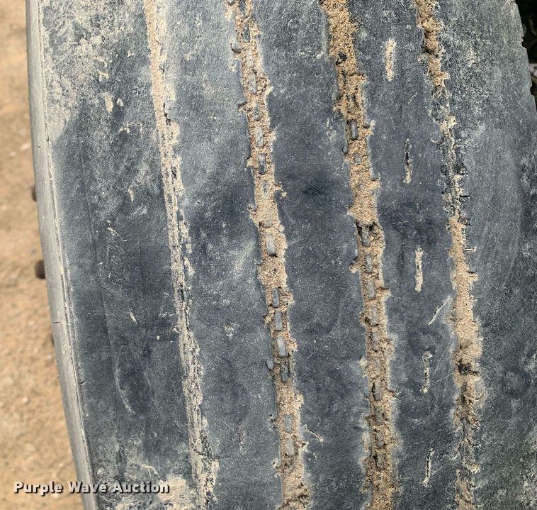 image for item LH9770 2001 Mack CX613 Vision  semi truck