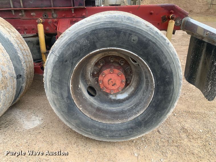 image for item LH9770 2001 Mack CX613 Vision  semi truck