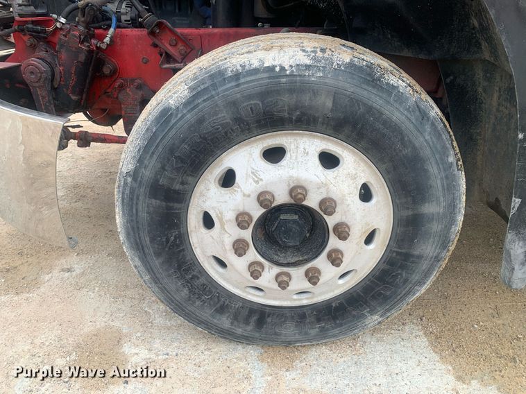 image for item LH9770 2001 Mack CX613 Vision  semi truck