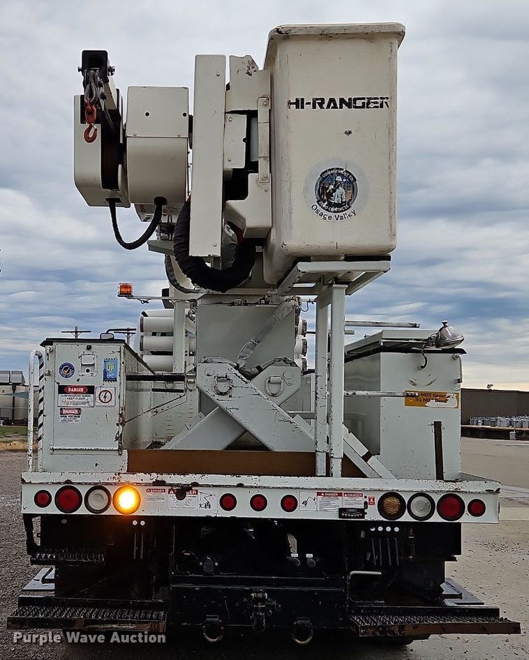 image for item LM9150 2015 Freightliner Business Class M2  bucket truck