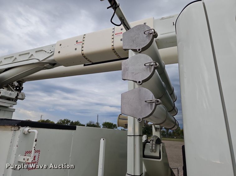 image for item LM9150 2015 Freightliner Business Class M2  bucket truck