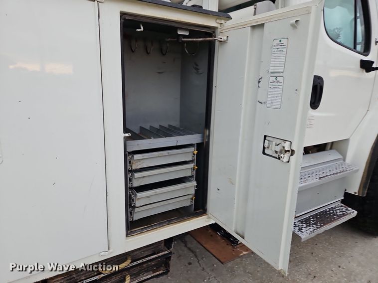 image for item LM9150 2015 Freightliner Business Class M2  bucket truck