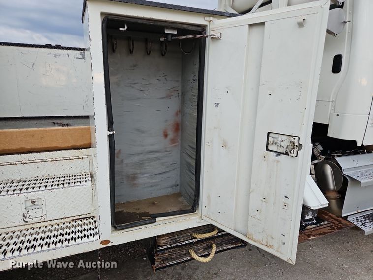 image for item LM9150 2015 Freightliner Business Class M2  bucket truck