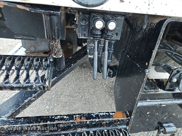 image for item LM9150 2015 Freightliner Business Class M2  bucket truck