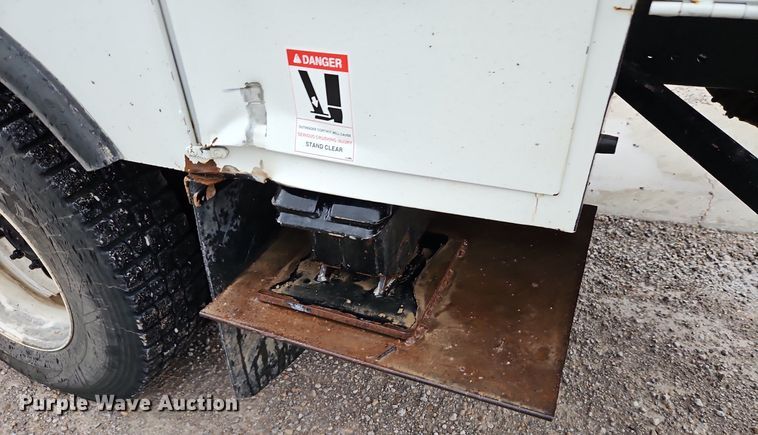 image for item LM9150 2015 Freightliner Business Class M2  bucket truck