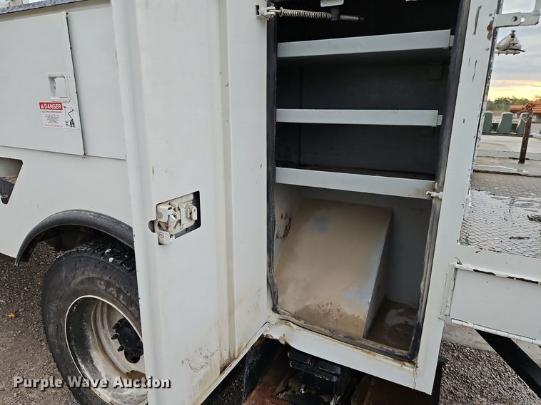 image for item LM9150 2015 Freightliner Business Class M2  bucket truck