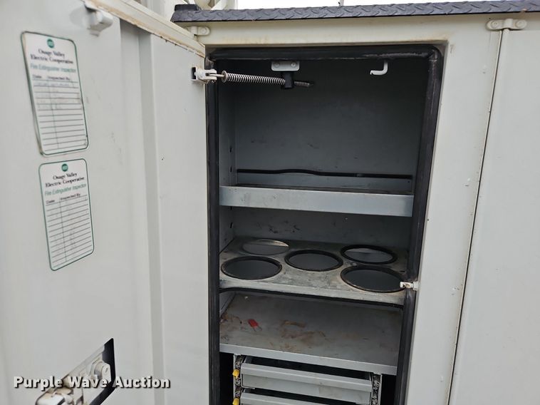 image for item LM9150 2015 Freightliner Business Class M2  bucket truck