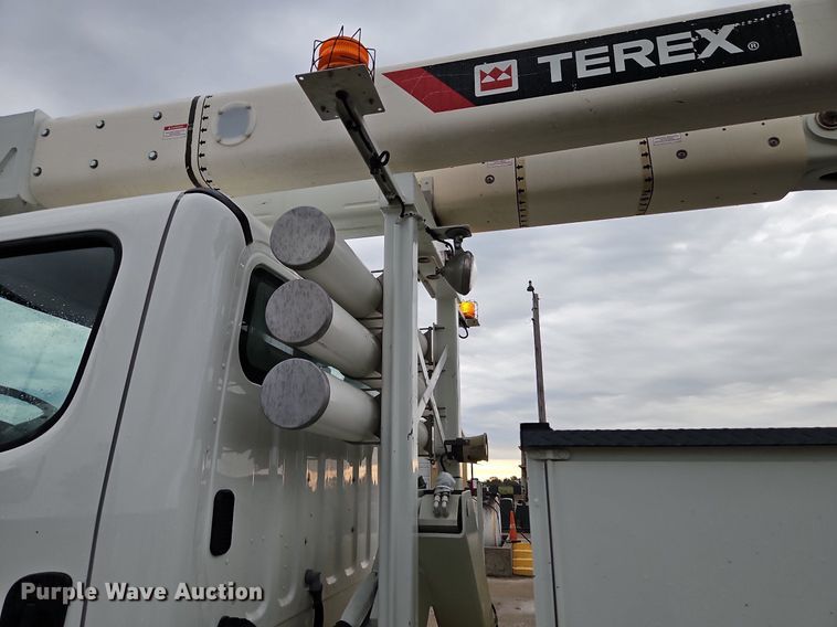 image for item LM9150 2015 Freightliner Business Class M2  bucket truck