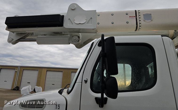 image for item LM9150 2015 Freightliner Business Class M2  bucket truck