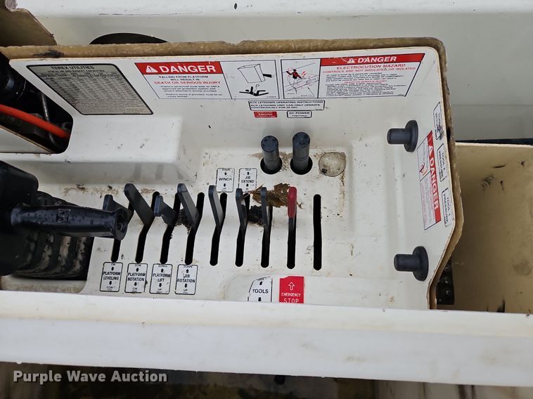 image for item LM9150 2015 Freightliner Business Class M2  bucket truck