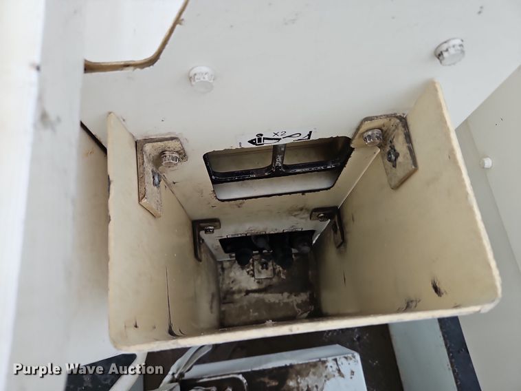 image for item LM9150 2015 Freightliner Business Class M2  bucket truck